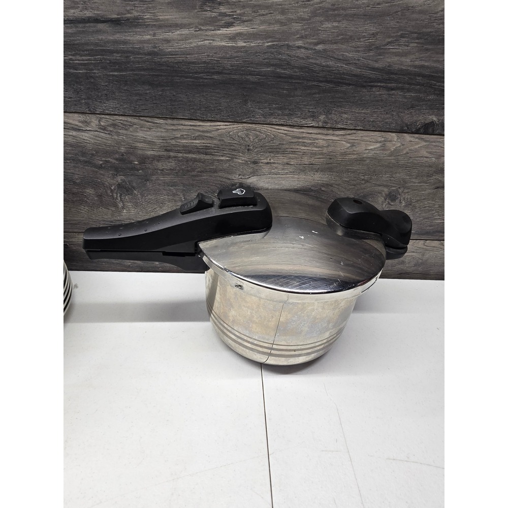Vtg Kitchen Living 18/10 Stainless Steel Pressure Cooker Induction Compatible